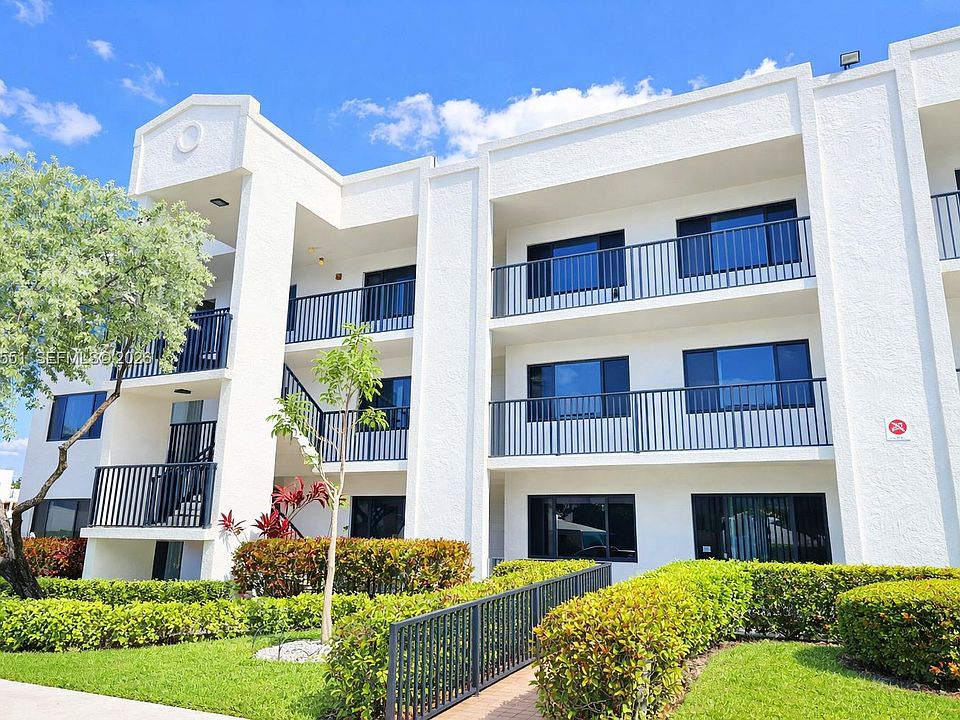 1st image of 10722 W Clairmont Cir #102
