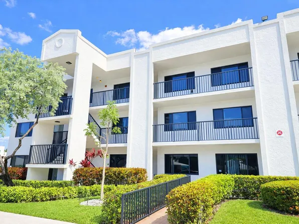 10722 W Clairmont Cir #102, Tamarac, FL 33321