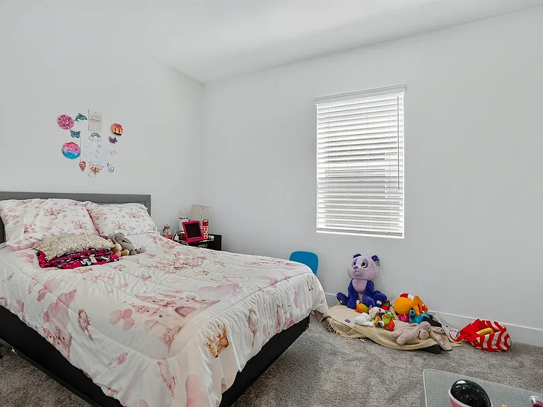 486 N Cloverdale Pl — Photo 12