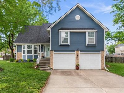 1906 Choctaw Dr, Greenwood, MO, 64034
