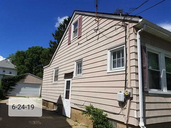 3rd image of 703 E Corrington Ave