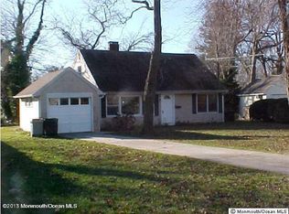 6 W Wilson Cir, Middletown, NJ 07701