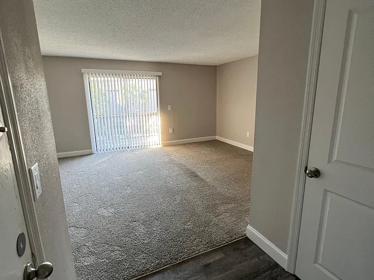 Oakbrook Village Apartments — Photo 54