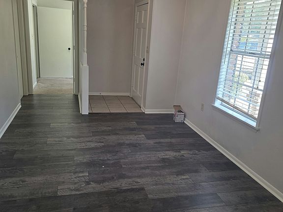 4th image of 403 Weathersby Rd