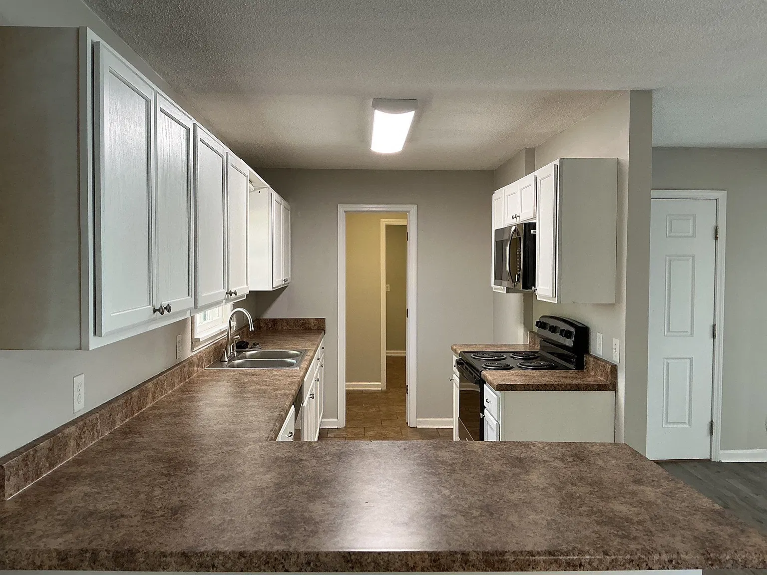 3 bed, 1761 sqft, $1,800 — Photo 3