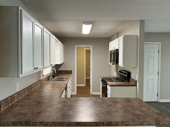 3rd image of 3064 Old Medina Rd