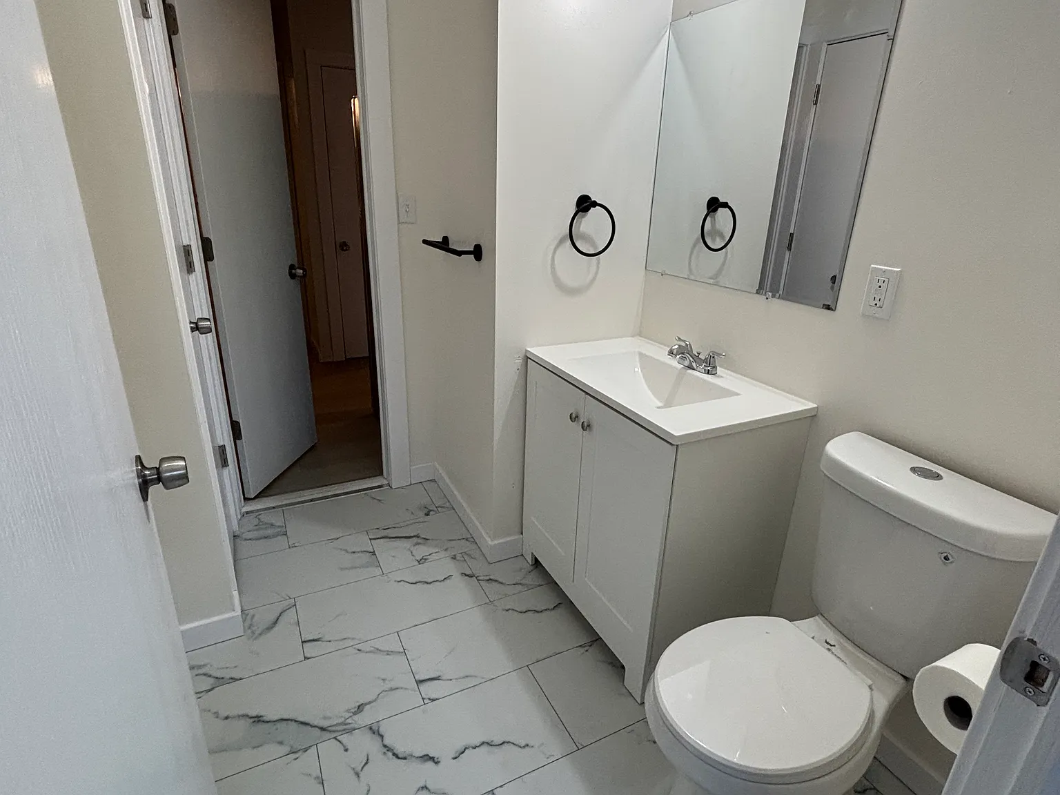 3 bed, 1200 sqft, $1,650 — Photo 4