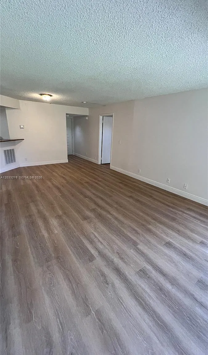 Edgewater Condo — Photo 3