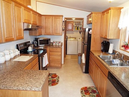 5th image of 1387 Pilchuck Dr