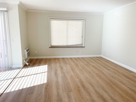 5th image of 7003 Saranac St Unit 106