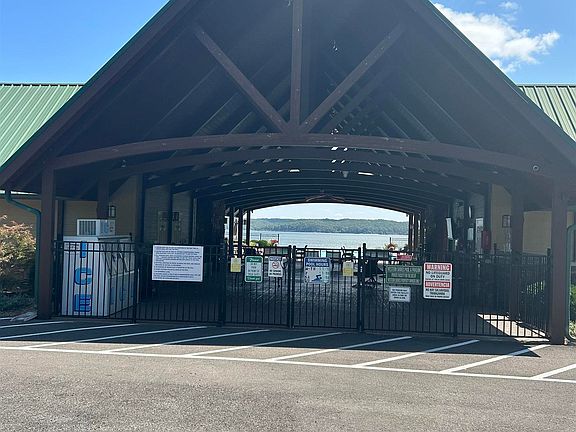 5th image of 147 & 148 Centerview Rd