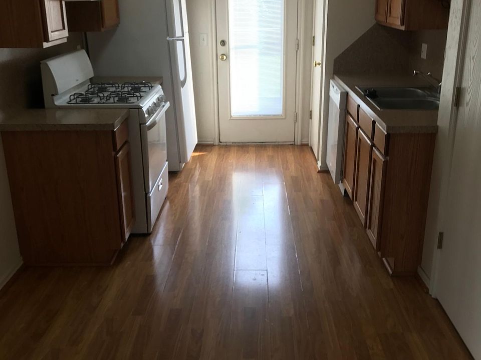 1st image of 2304 Heatherfield Ln