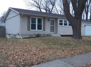 2636 Wood Dale Ave, Davenport, IA