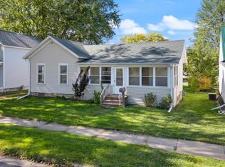 910 S Maple Ave, Marshfield, WI 54449