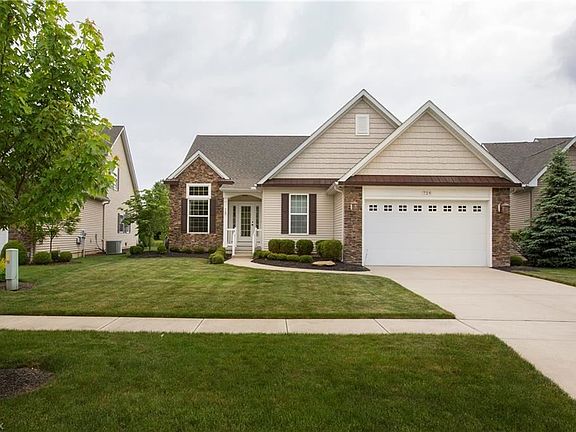 3rd image of 729 Schiller Ct