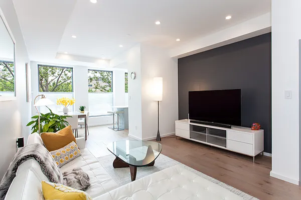 Sold by Botensten Properties International | media 1