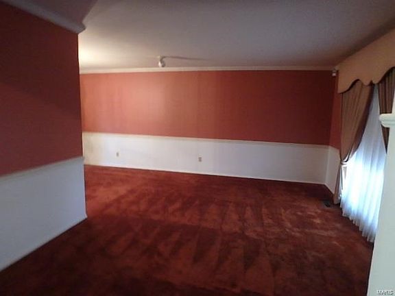 2nd image of 105 Seville Ct