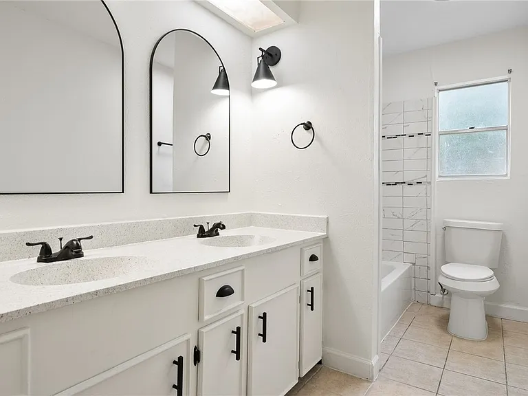 5009 Wingfoot Ln #B — Photo 18
