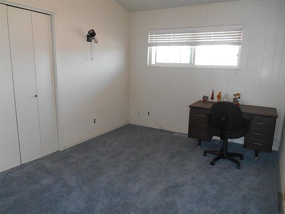 5th image of 6 W Lake Ct