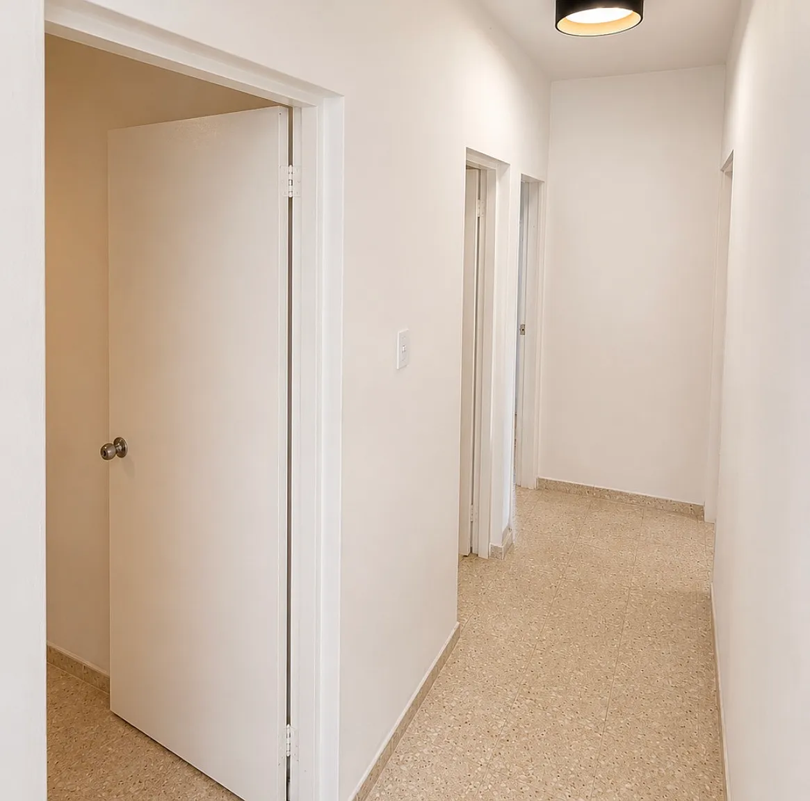 3 bed, 848 sqft, $1,650 — Photo 3