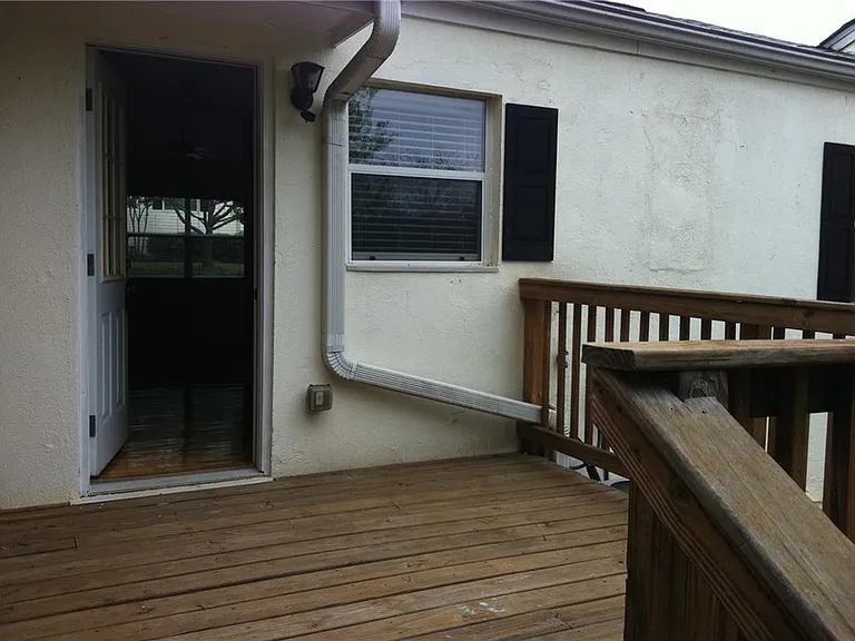 1581 Stone Gate Ln SE — Photo 8
