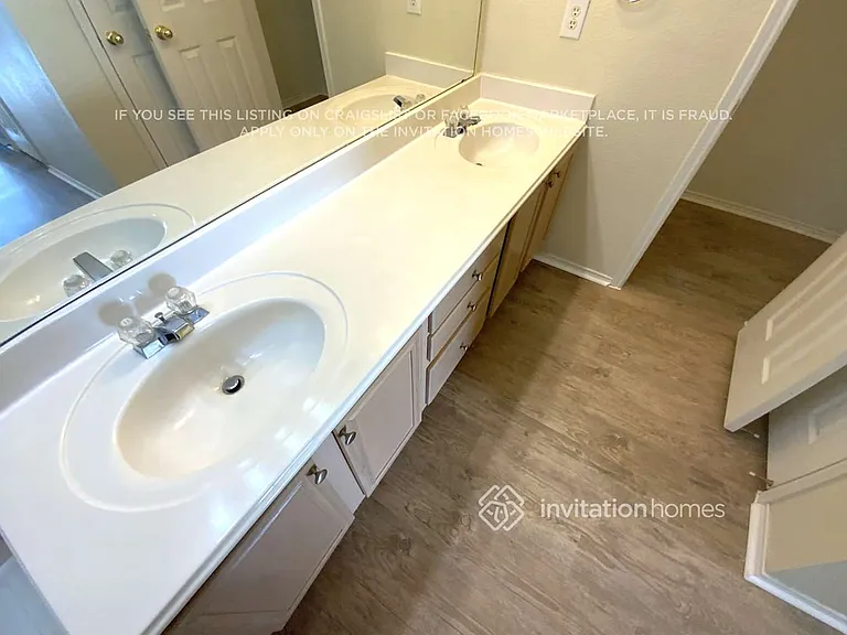 2218 Summer Brook Dr — Photo 8