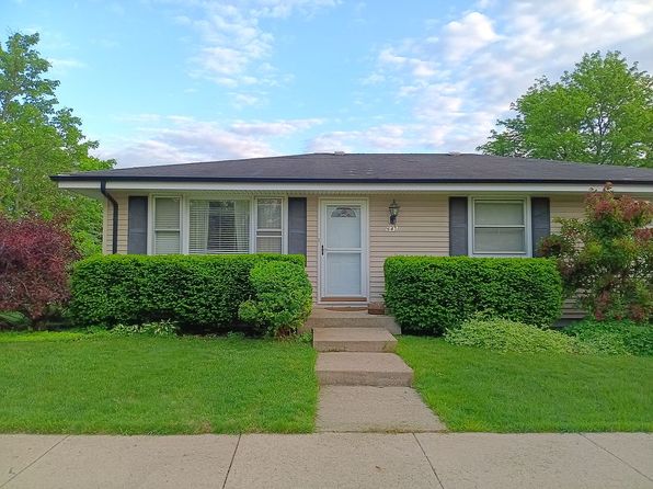 645 E View St