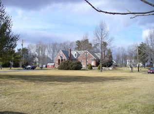 43500 Mountain View Dr, Chantilly, VA 20152