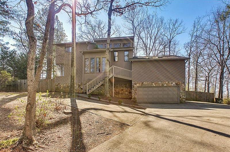1st image of 1800 Laurel Creek Trl SE