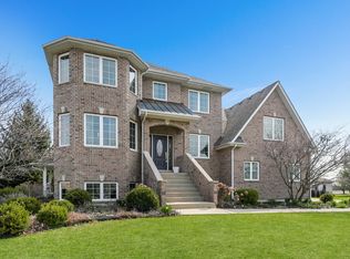 19043 S Saddlebrook Dr, Shorewood, IL 60404