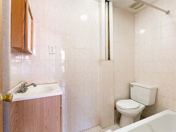 4th image of 290 Saint James Pl APT 2F