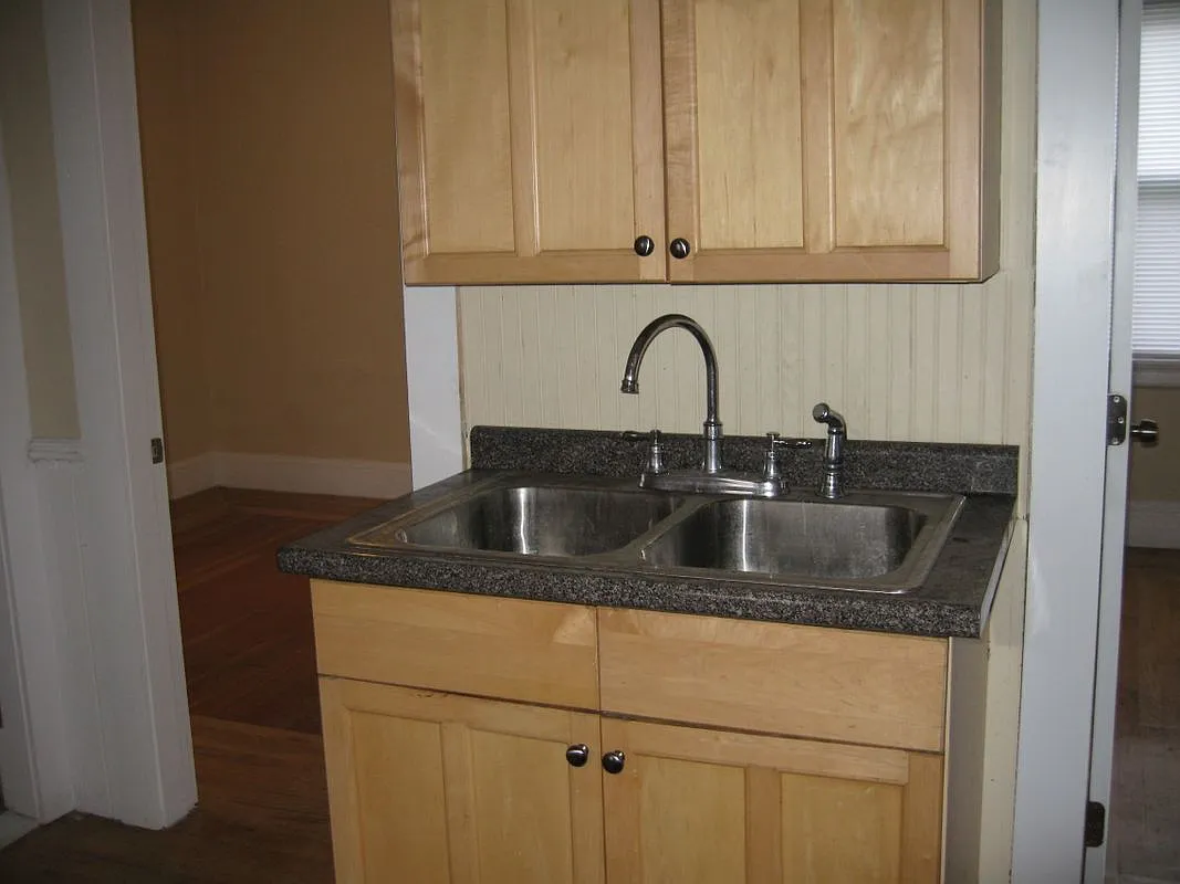 2 bed, 1.0 bath, 750 sqft, $1,680 — Photo 3