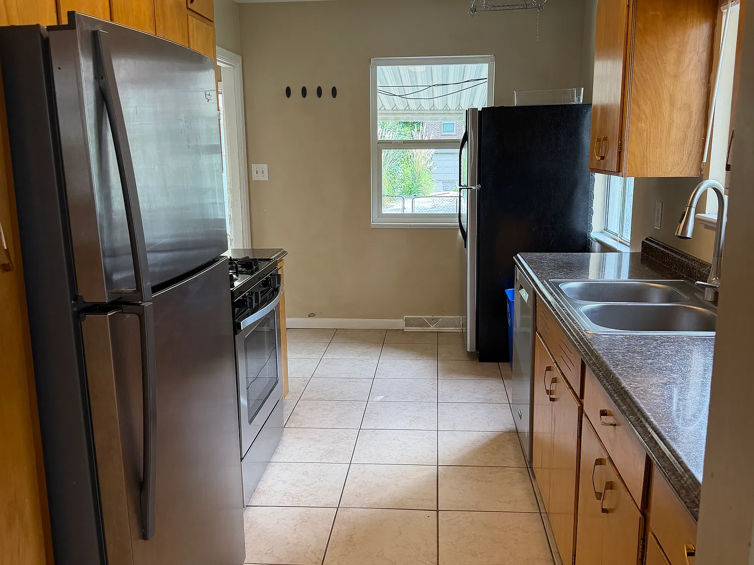 4 bed, 2000 sqft, $2,800 — Photo 3
