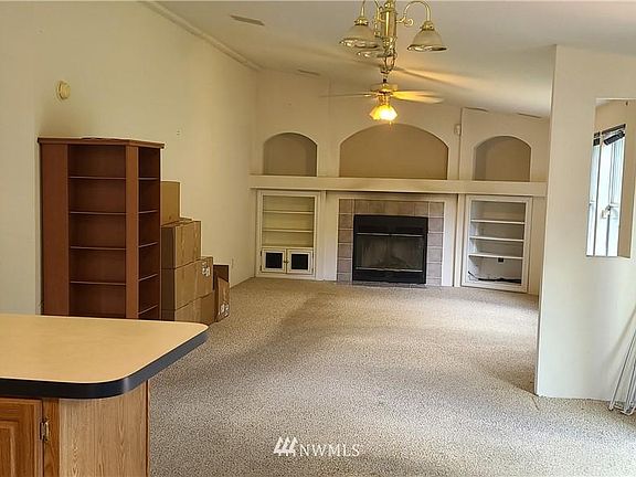5th image of 1241 Park Ave E