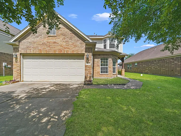 2415 Cloudy Bay Dr — Photo 1