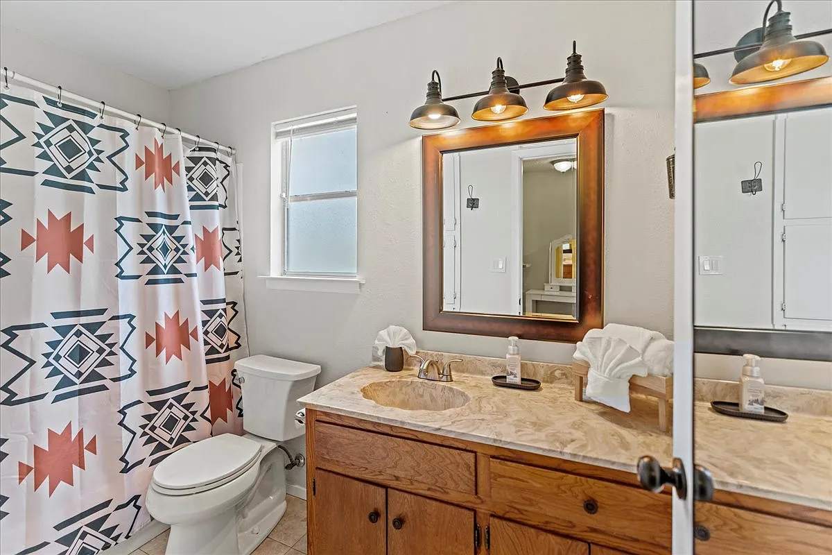 4 bed, 1730 sqft, $4,500 — Photo 4