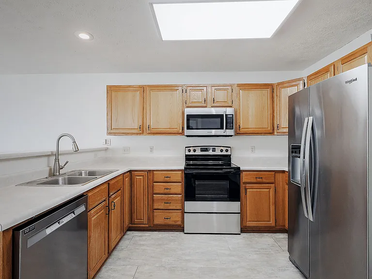 8815 Venice Ln — Photo 5