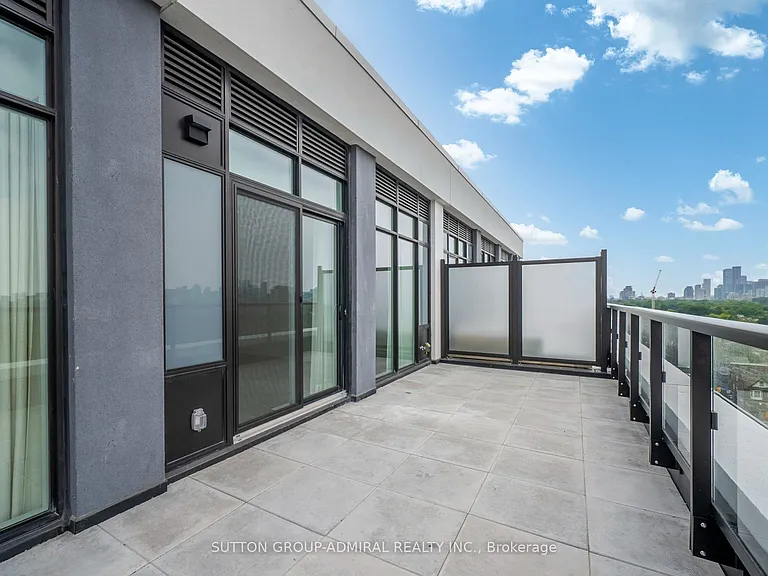 858 Dupont St #Penthouse 43 — Photo 28