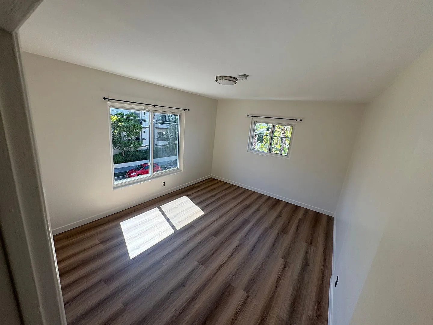 974 Granville Ave — Photo 4