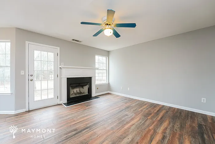 4 bed, 2.5 bath, 2900 sqft, $2,445 — Photo 4