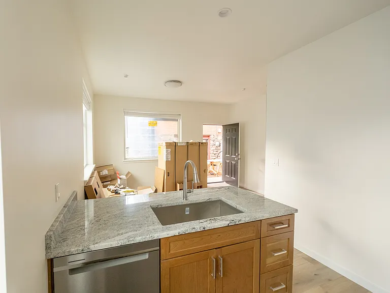 970 13th St #B — Photo 5