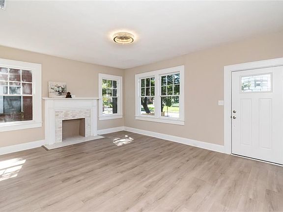 4th image of 373 Adler Ave