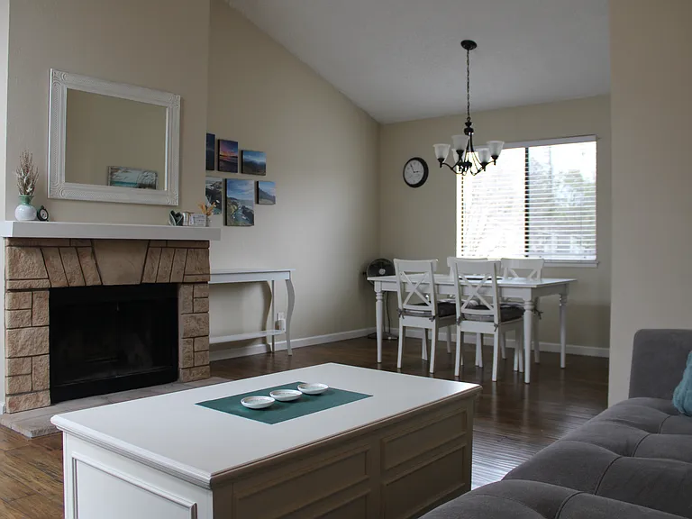1216 Maywood Ln — Photo 6