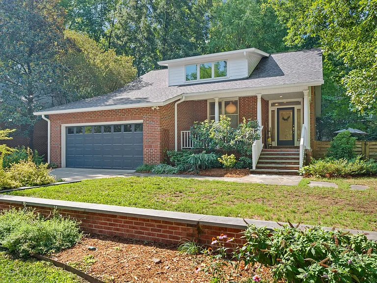 111 Bel Arbor Ln — Photo 1