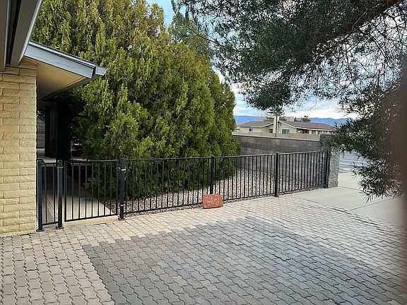 3rd image of 4014 N Navajo Dr