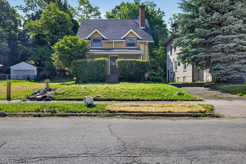 4 bed, 1.5 bath, 1356 sqft, $1,550 — Photo 1