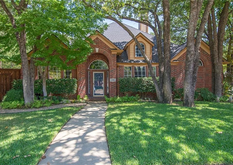 1st image of 1393 Oak Hill Cir