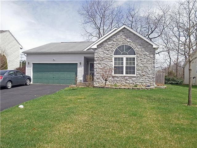 Stone & Vinyl Ranch on a nice cul-de-sac lot