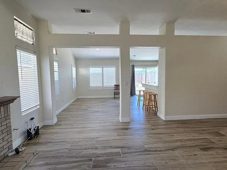 8719 Starfish Dr — Photo 2