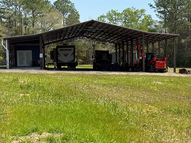7879 Interstate Ct — Photo 2